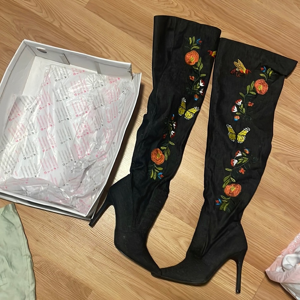 Cape Robbin Knee high heel boots